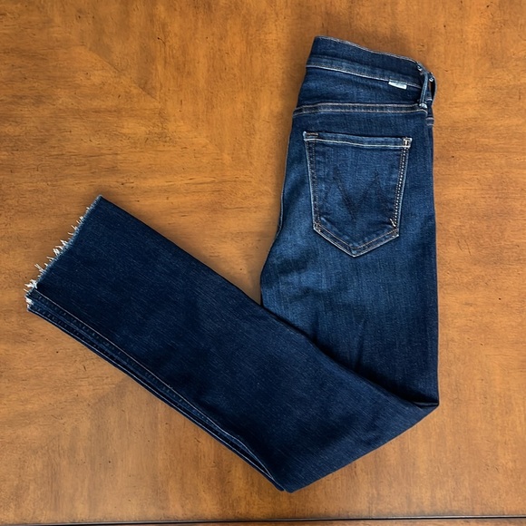 MOTHER The Dazzler Mid-Rise Straight-Leg Ankle Fray Jeans - Picture 3 of 11
